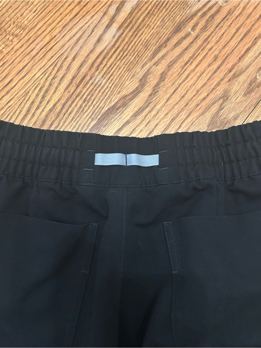 Figs Uman relaxed jogger scrubs pants in black - XL - Picture 3 of 3